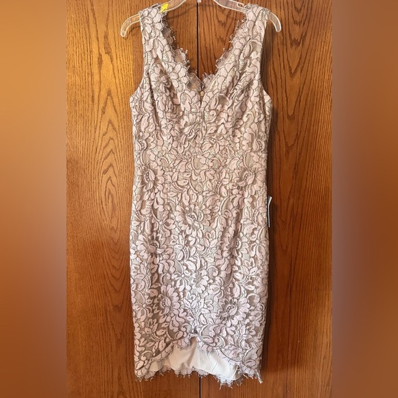 NWT Eliza J Womens Tulip Hem Dress Blush Pink Lace V Neck Lined Cocktail - Picture 10 of 16